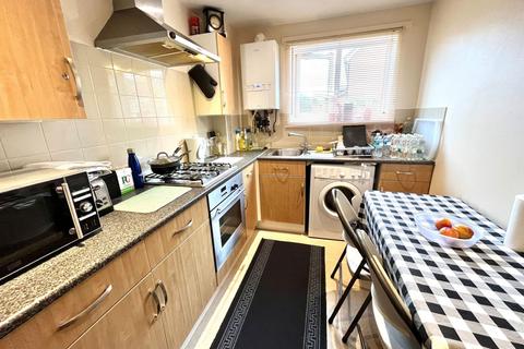 15 Balfour Close, Northampton, NN2 6LL