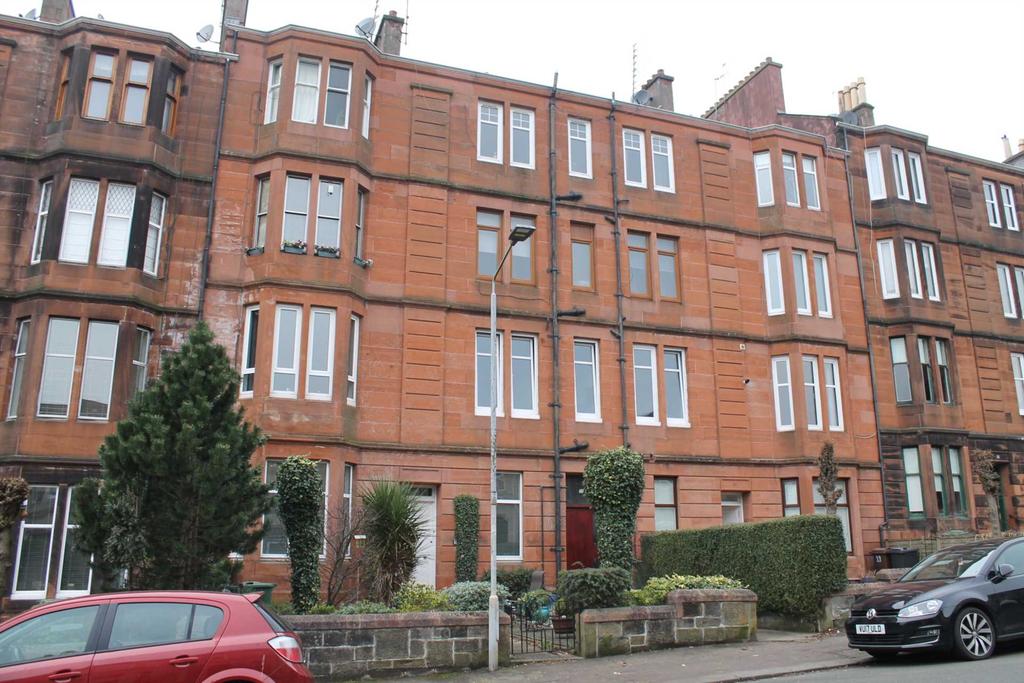 Whitehaugh Drive, Paisley, PA1 3PG 2 bed flat £695 pcm (£160 pw)