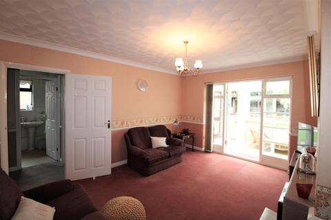 20 Dunmow Gardens, West Horndon, Brentwood, CM13 3NL