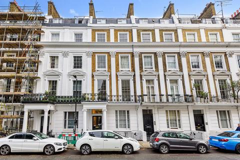 Flat 3, 12 Devonshire Terrace, London, W2 3DN