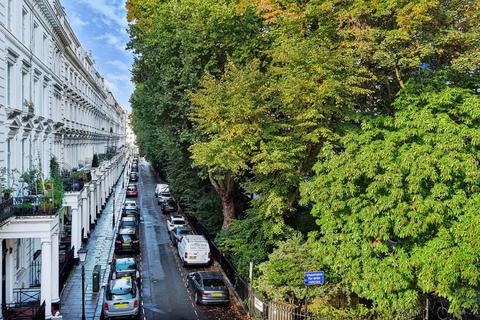 Flat 3, 12 Devonshire Terrace, London, W2 3DN