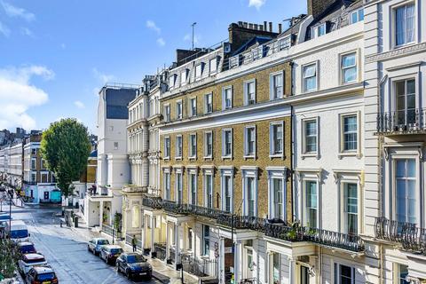 Flat 3, 12 Devonshire Terrace, London, W2 3DN
