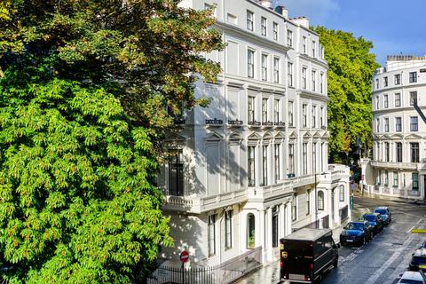 Flat 3, 12 Devonshire Terrace, London, W2 3DN