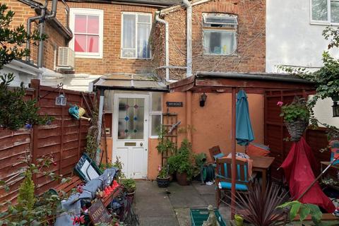 62 Alexandra Road, Englefield Green, Egham, TW20 0RR