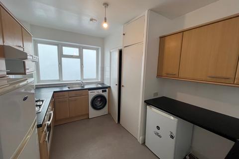 2 bedroom flat to rent, SUNNINGFIELDS ROAD, HENDON, NW4