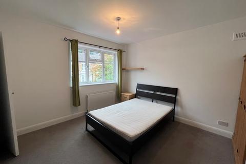 2 bedroom flat to rent, SUNNINGFIELDS ROAD, HENDON, NW4