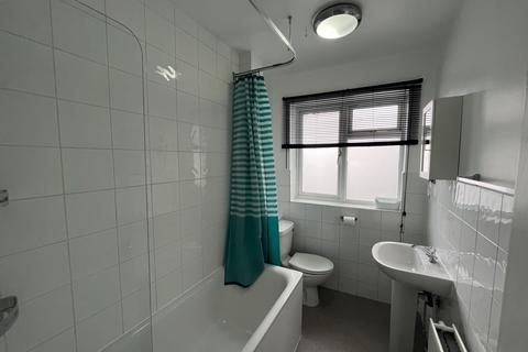 2 bedroom flat to rent, SUNNINGFIELDS ROAD, HENDON, NW4