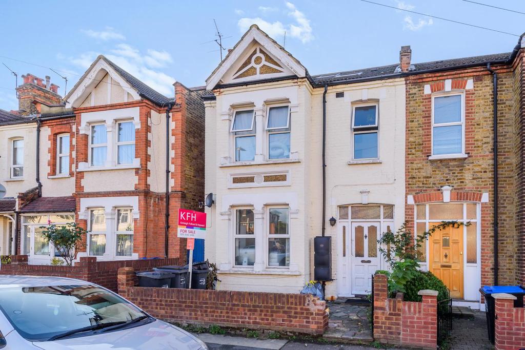 Seaforth Avenue, New Malden 4 bed semidetached house £650,000