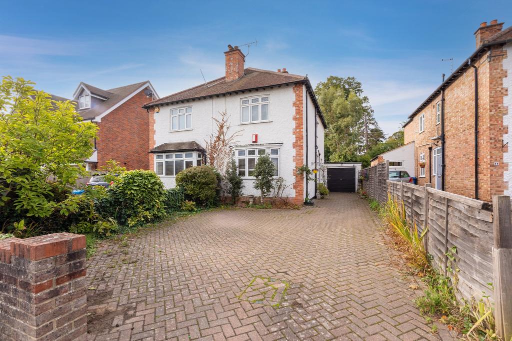Clewer Hill Road, Windsor 3 bed semidetached house £650,000