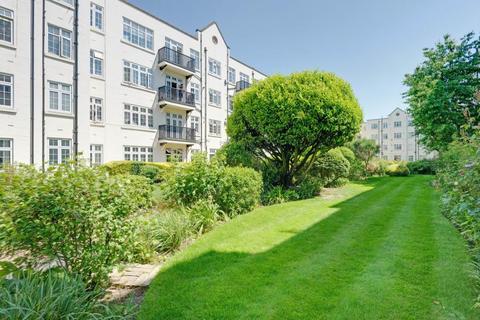 3 bedroom flat for sale - CLIFTON COURT, NW8