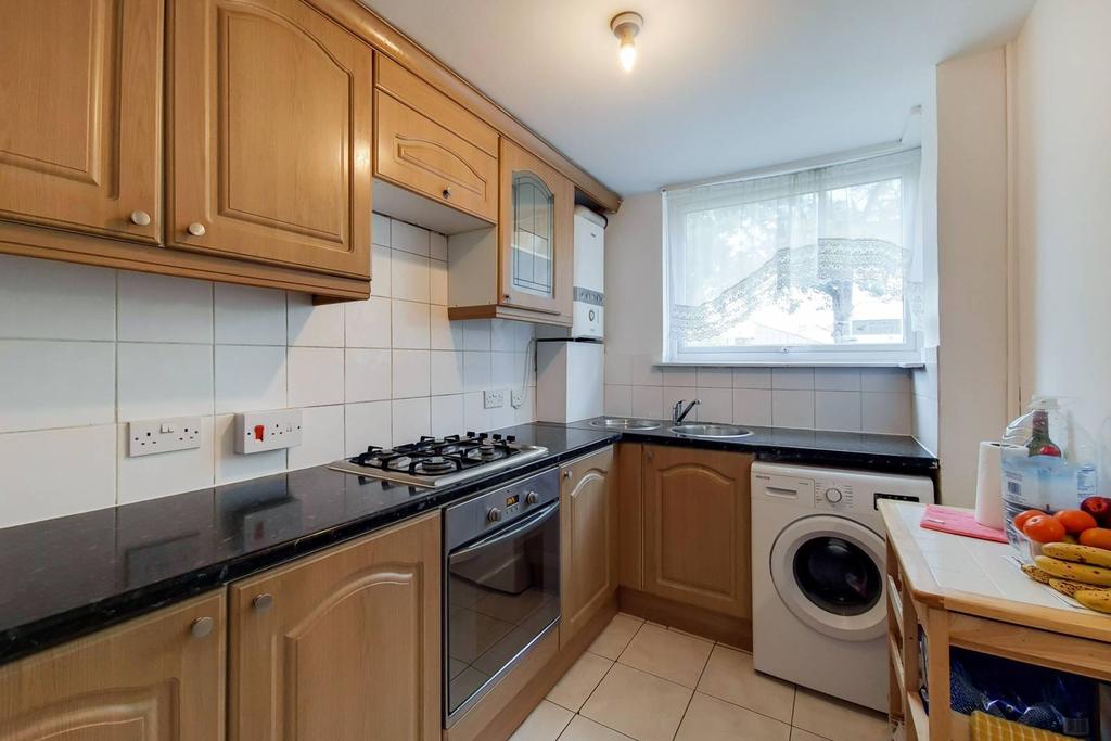 Earlswood Close, Greenwich, London, SE10 2 bed house for sale £700,000