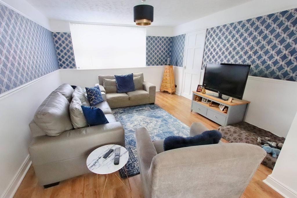 Lambourne Close, Houghton le Spring DH4 3 bed terraced house £90,000