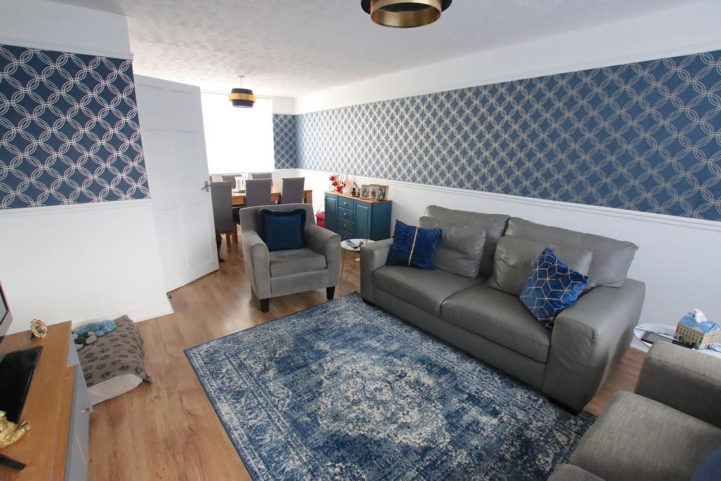 Lambourne Close, Houghton le Spring DH4 3 bed terraced house £90,000
