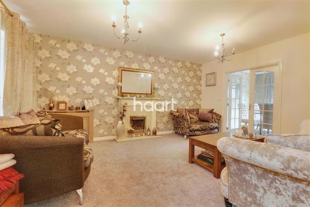 Eastbury Way 4 bed detached house £1,800 pcm (£415 pw)