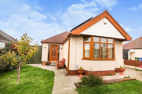 2 bedroom bungalow for sale - 44 Marion Road, Prestatyn, Denbighshire LL19 7DE