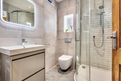 15 Vicarage Road, Sunbury-on-thames, TW16 7QQ
