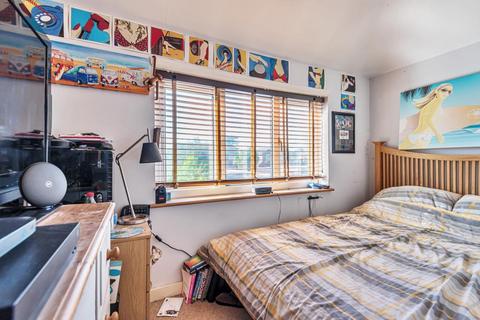15 Vicarage Road, Sunbury-on-thames, TW16 7QQ