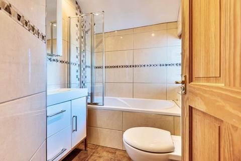 15 Vicarage Road, Sunbury-on-thames, TW16 7QQ