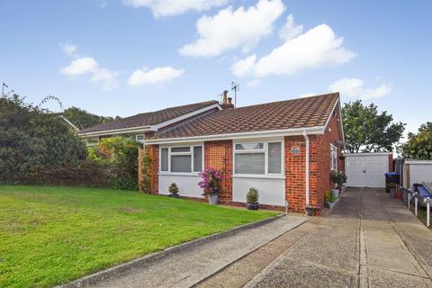 2 bedroom semi-detached bungalow for sale - Shearwater Avenue, Whitstable