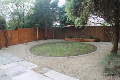 22 Bill Hamling Close, London, SE9 3LP