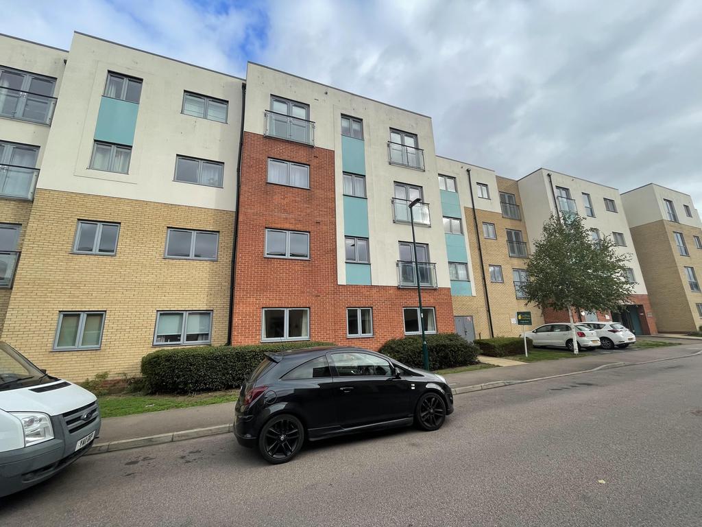 Admiral Drive, Stevenage SG1 2 bed apartment £1,200 pcm (£277 pw)