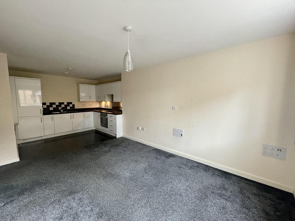 Admiral Drive, Stevenage SG1 2 bed apartment £1,200 pcm (£277 pw)