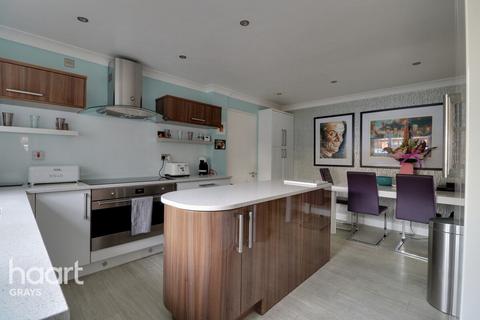 9 Catharine Close, Chafford Hundred, Grays, RM16 6QH