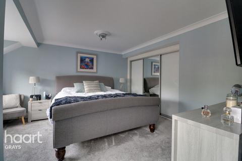 9 Catharine Close, Chafford Hundred, Grays, RM16 6QH