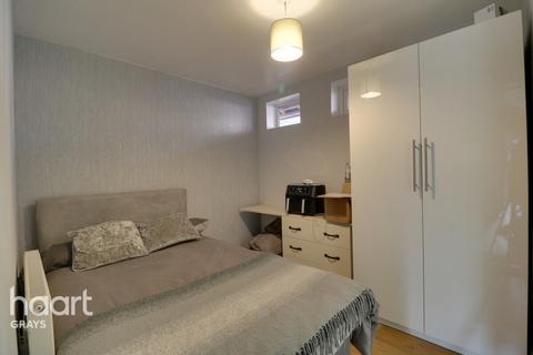 9 Catharine Close, Chafford Hundred, Grays, RM16 6QH
