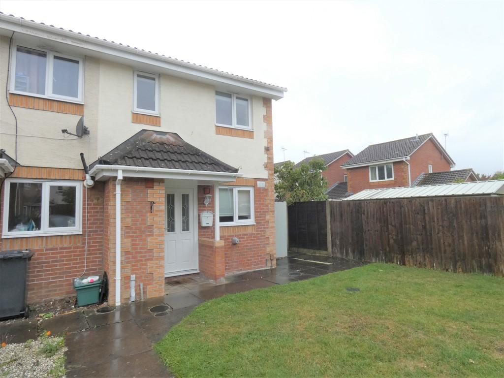 Acer Grove, Quedgeley 2 bed end of terrace house £895 pcm (£207 pw)