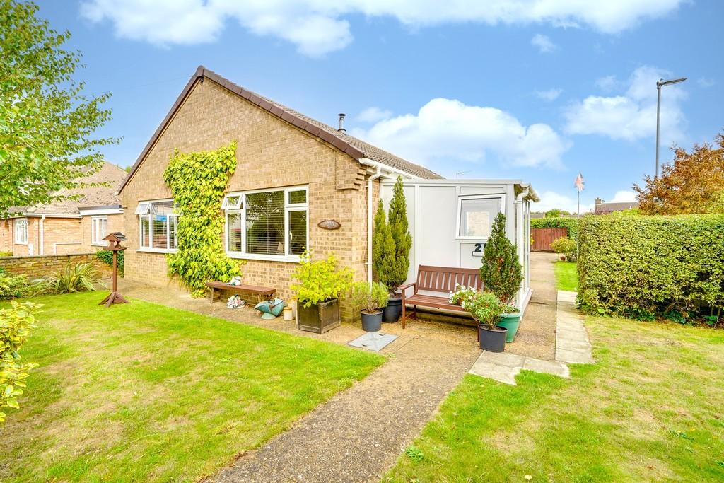 Station Road, Warboys 2 bed detached bungalow £300,000