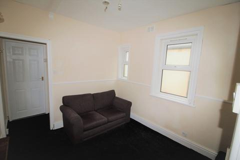1 bedroom flat to rent - Flat 3, 27 Cheltenham Road