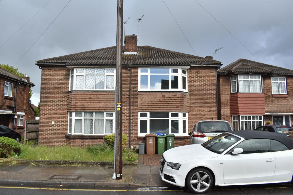 Rudland Road, Bexleyheath, Kent 2 bed semidetached house £1,500 pcm