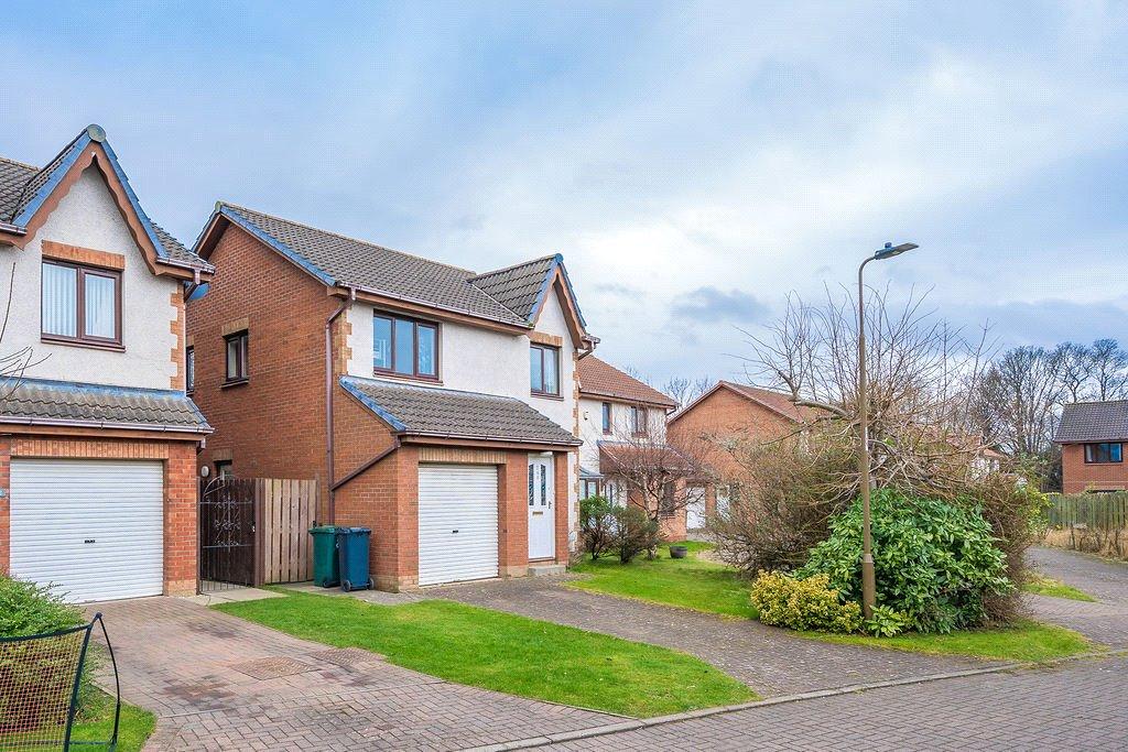 Guardwell Crescent, Edinburgh, EH17 3 bed detached house £1,375 pcm (£317 pw)
