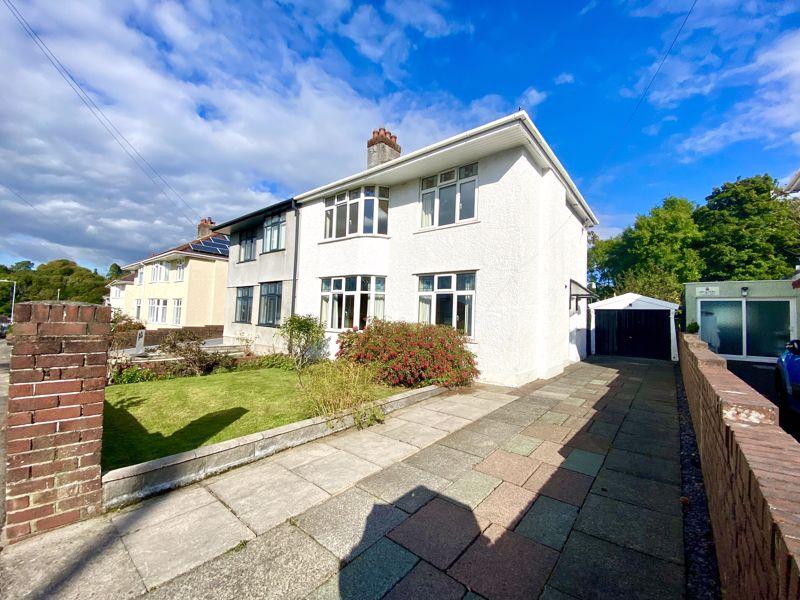Cimla Crescent, Cimla, Neath, SA11 3NP 3 bed semidetached house £275,000