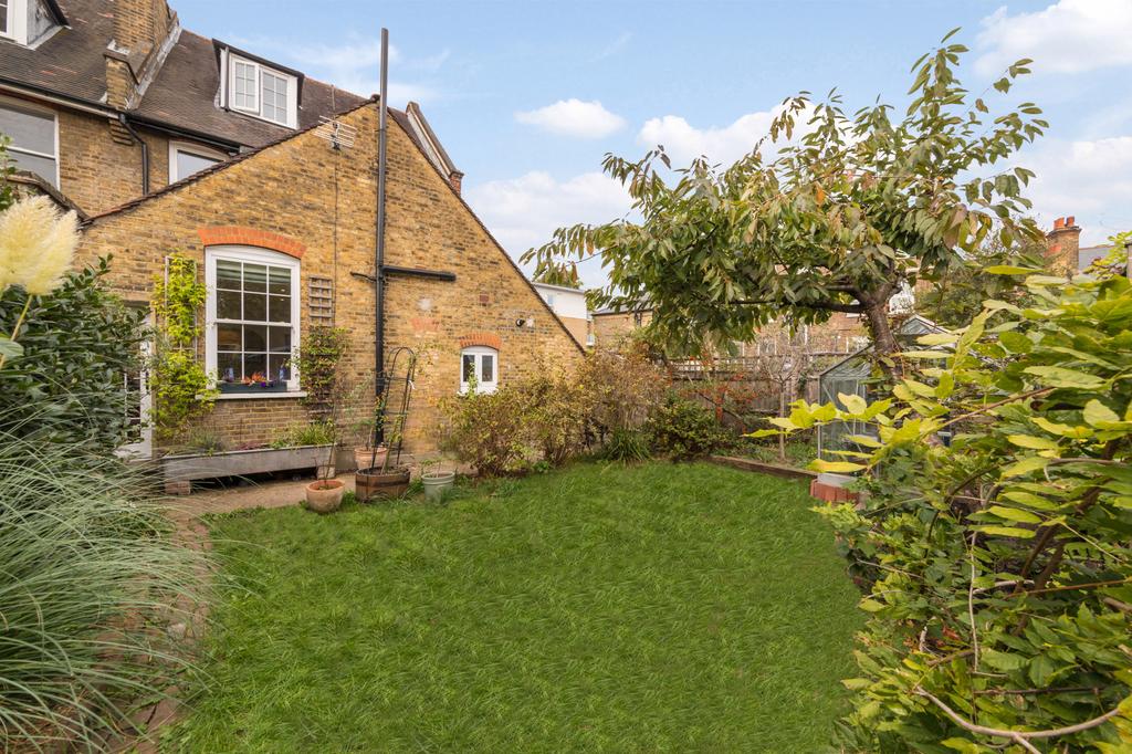 1a Oakhurst Grove, London, SE22 1 bed flat £500,000