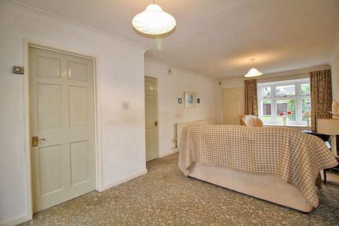 14 Eldridge Close, Wolverhampton, WV9 5PX