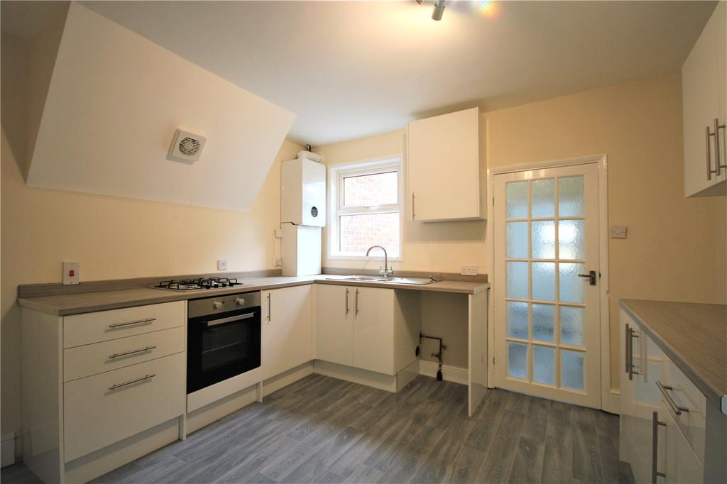 Alpine Street, Reading, Berkshire, RG1 3 bed terraced house £1,350