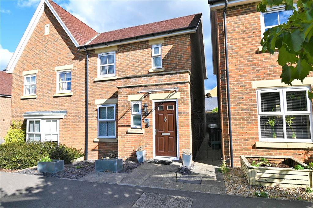 Avington Way, SherfieldonLoddon, Hook, Hampshire, RG27 3 bed semi