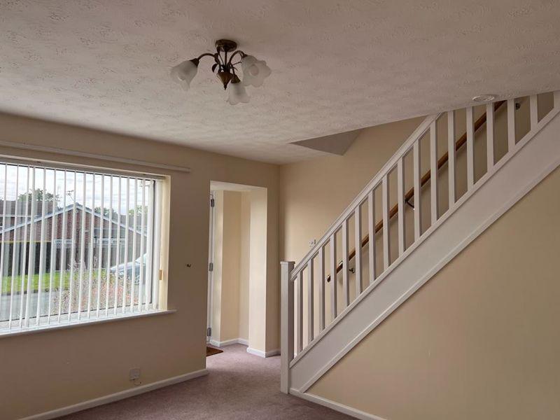 Ness Grove, Cheadle 2 bed semidetached house £750 pcm (£173 pw)