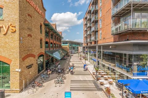 2 bedroom apartment for sale - The Heart, Walton-On-Thames