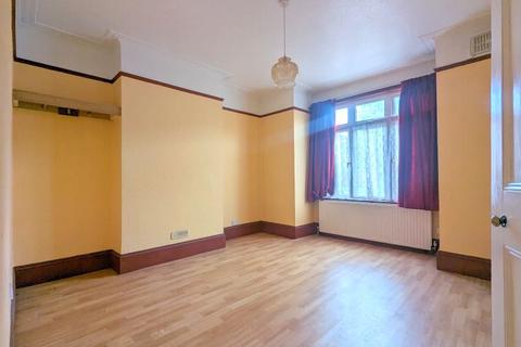 219 Staines Road, Feltham, TW14 9EB