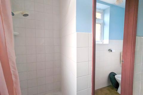 219 Staines Road, Feltham, TW14 9EB