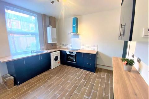 2 bedroom terraced house to rent, Ivy Street, Eccles