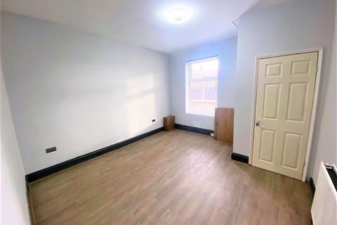 2 bedroom terraced house to rent, Ivy Street, Eccles