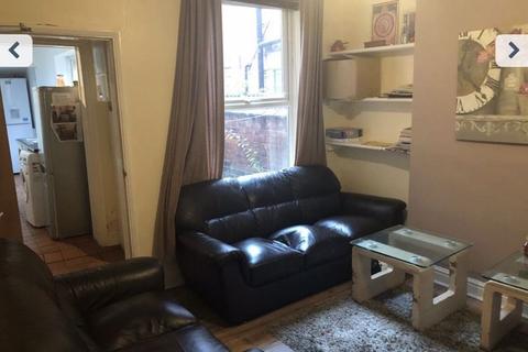 3 bedroom terraced house to rent, Monks Road, Lincoln