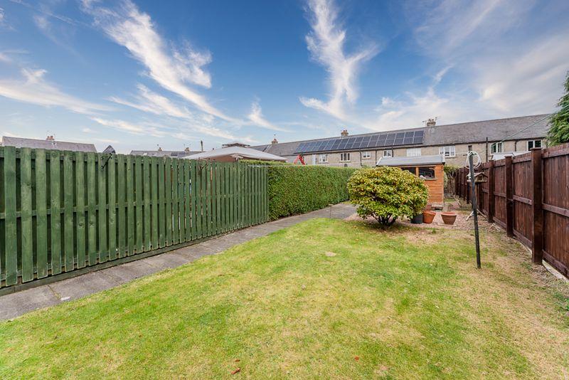 Whins Road, Stirling 2 bed terraced house £122,000