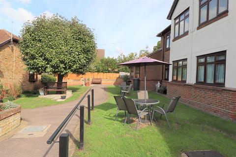 1 bedroom retirement property for sale - Sheriton Square, Rayleigh, SS6