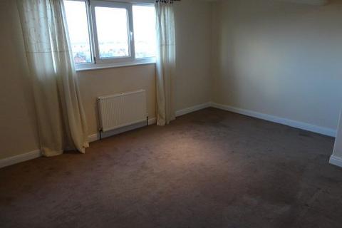 2 bedroom flat to rent, 37 Avenue Victoria