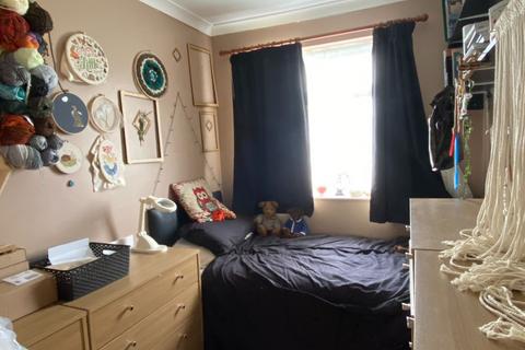 24 Glan Y Mor, Fairbourne, LL38 2BX